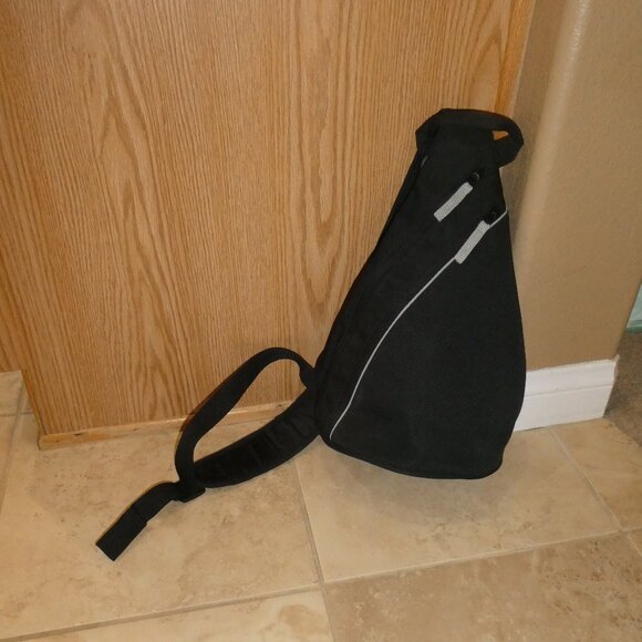 Cross Body Sling Bag Black - Picture 2 of 11